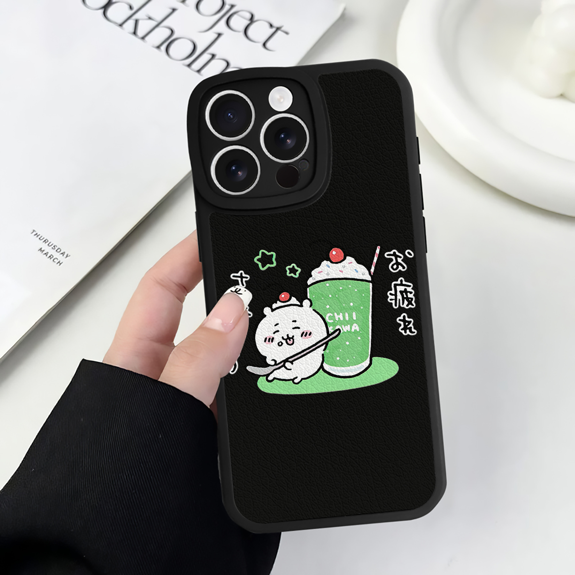 （画像用） ちいかわ ちいかわ Chii-kawa chiikawa 【iPhone 16シリーズ対応】シリコンスマホケース（レザー調） 材質：シリコン